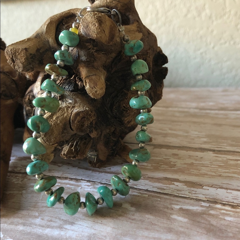 🩵 Vintage Genuine Turquoise Nugget and Silver Beaded Boho Bracelet - Picture 6 of 9